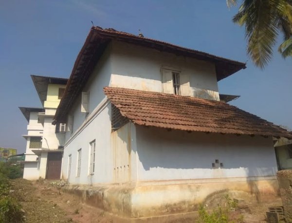 കരിമ്പനക്കല്‍ മുഹമ്മദ് കുട്ടി മുസ്‌ലിയാര്‍ കൈപ്പറ്റ