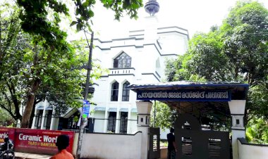 ഉമ്മാട്ടുമുരിങ്ങേക്കല്‍ അബ്ദുല്‍ അലി എന്ന കോമുമുസ്‌ലിയാര്‍