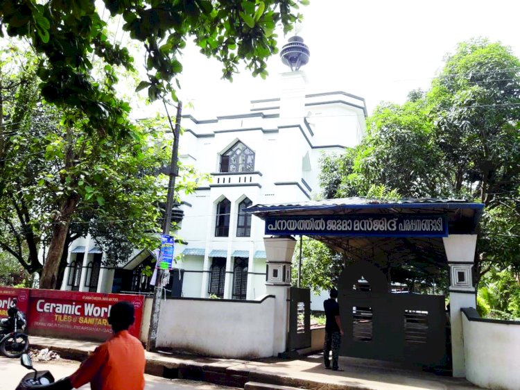 ഉമ്മാട്ടുമുരിങ്ങേക്കല്‍ അബ്ദുല്‍ അലി എന്ന കോമുമുസ്‌ലിയാര്‍