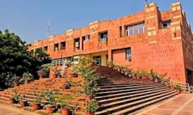 ജെ.എന്‍.യുവില്‍ ക്ലാസ് ബഹിഷ്‌കരിച്ച് അധ്യാപകരും വിദ്യാര്‍ത്ഥികളും