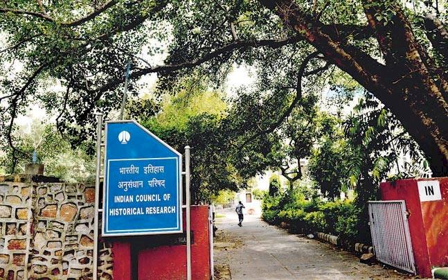 ചരിത്ര ഗവേഷകര്‍ക്ക്‌ ഐ.സി.എച്ച്‌.ആര്‍ സീനിയര്‍ അക്കാദമി ഫെല്ലോഷിപ്പ്‌