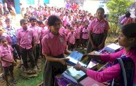 സൌജന്യ സ്കൂള്‍ യൂനിഫോം , 10 കോടി അനുവദിച്ചു